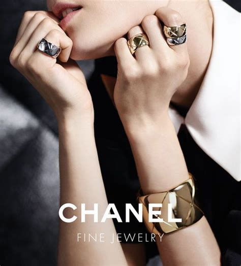 chanel シュシュ|シャネル公式サイト : ファッション、香水、化粧品、時計、ファ .